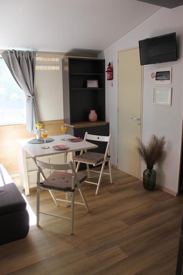 Mobile Home Cicibela Biograd Na Moru Zewnętrze zdjęcie